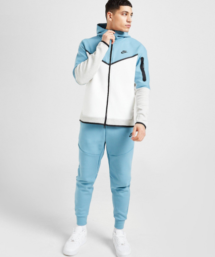 survêtement Nike TECH FLEECE - Réf. CU4495-494. Couleur : Bleu ciel. Détails. - Taille élastique
